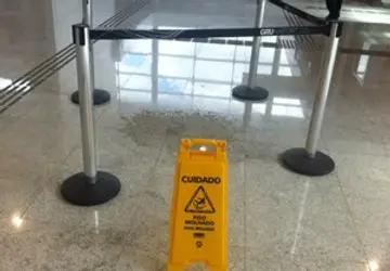 Terminal 3 do Aeroporto de Guarulhos teve falta de água neste sábado (11)
