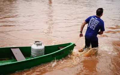Com chuva, parte de barragem se rompe no Rio Grande do Sul