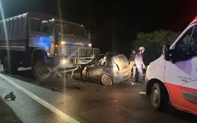 Colisão entre carro e caminhão do Exército mata 3 e fere 2 no RS