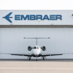 Embraer entrega 57 aviões e encerra 3º trimestre de 2024 com valor recorde de R$ 129 bilhões em pedidos firmes