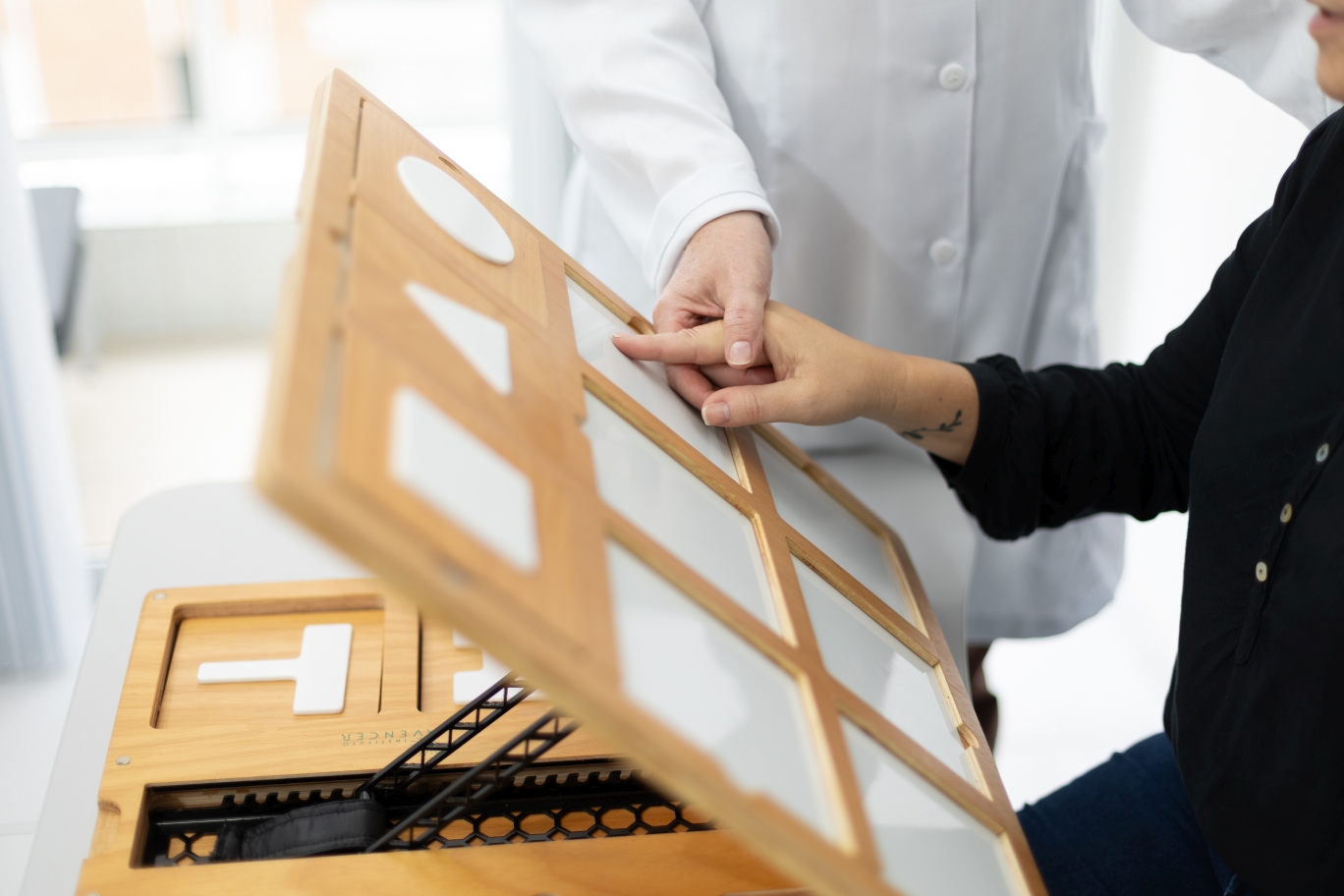 Como o cérebro reaprende a se mover após um AVC ou trauma neurológico?